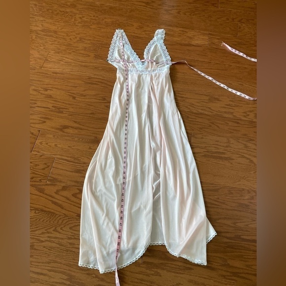 Vintage Pink Satiny Nightgown Slit down front by Aostrophe Size Medium SEARS - Picture 9 of 9